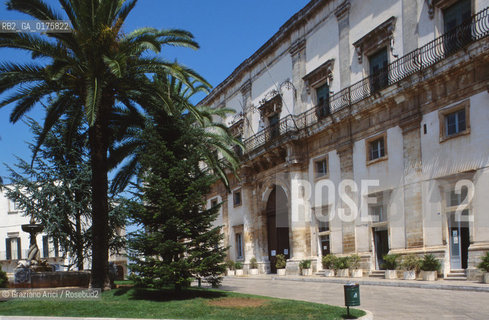PUGLIA  , ( TARANTO ) MARTINA FRANCA : IL PALAZZO DUCALE   - © 2002 Graziano Arici/Rosebud2 / GEO /