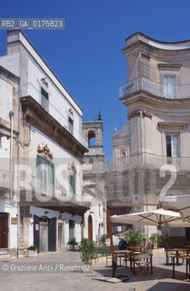 PUGLIA  , ( TARANTO ) MARTINA FRANCA : STRADA DEL CENTRO   - © 2002 Graziano Arici/Rosebud2 / GEO /