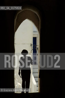 PUGLIA  , ( BRINDISI ) OSTUNI : STRADA DEL CENTRO   - © 2002 Graziano Arici/Rosebud2 / GEO /