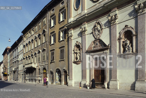 TRENTINO , TRENTO : VIA BELLENZANI  - © 2002 Graziano Arici/Rosebud2 / GEO /