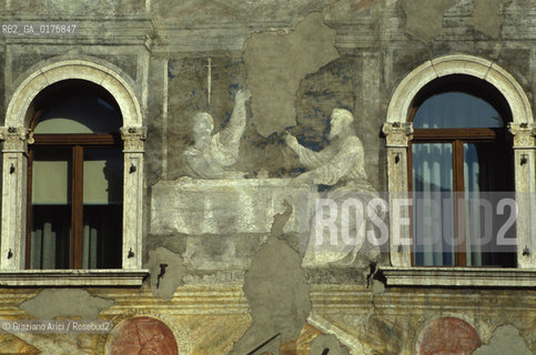 TRENTINO , TRENTO : CASE IN  PIAZZA DUOMO  - © 2002 Graziano Arici/Rosebud2 / GEO /