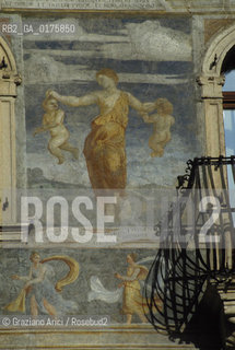 TRENTINO , TRENTO : CASA IN PIAZZA DUOMO  - © 2002 Graziano Arici/Rosebud2 / GEO /