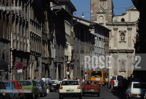 TRENTINO , TRENTO : VIA BELLENZANI  - © 2002 Graziano Arici/Rosebud2 / GEO /