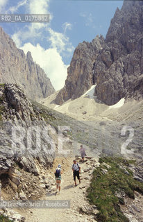 TRENTINO , (TRENTO) : FORCELLA DEL SASSOLUNGO  - © 2002 Graziano Arici/Rosebud2 / GEO / MONTAGNA