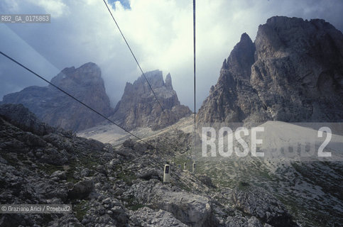 TRENTINO , (TRENTO) : FUNIVIA DELLA  FORCELLA DEL SASSOLUNGO  - © 2002 Graziano Arici/Rosebud2 / GEO / MONTAGNA