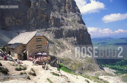 TRENTINO , (TRENTO) : FORCELLA DEL SASSOLUNGO  - © 2002 Graziano Arici/Rosebud2 / GEO / MONTAGNA