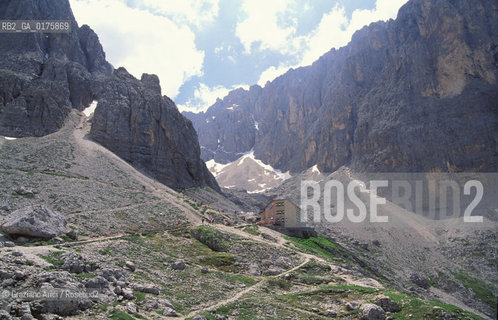TRENTINO , (TRENTO) : FORCELLA DEL SASSOLUNGO  - © 2002 Graziano Arici/Rosebud2 / GEO / MONTAGNA