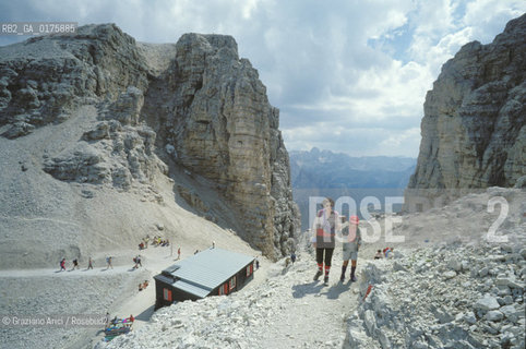 TRENTINO , (TRENTO) : GRUPPO DEL SELLA E SASS PORDOI - © 2002 Graziano Arici/Rosebud2 / GEO / MONTAGNA