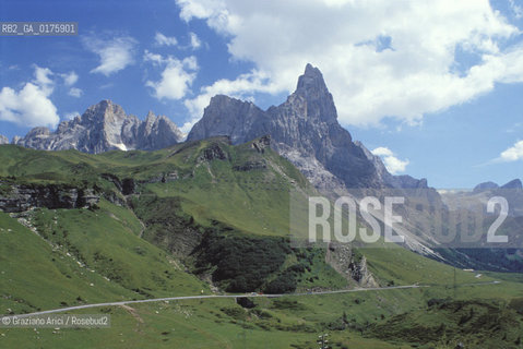 TRENTINO , (TRENTO) : PASSO ROLLE E PALE DI S.MARTINO - © 2002 Graziano Arici/Rosebud2 / GEO / MONTAGNA