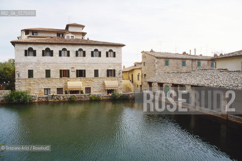TOSCANA , (SIENA) BAGNO VIGNONI - VASCA - © 2002 Graziano Arici/Rosebud2 / GEO / TERME