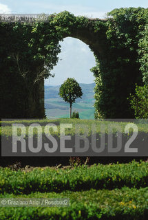 TOSCANA , PIENZA : GIARDINO DI PALAZZO PICCOLOMINI  - © 2002 Graziano Arici/Rosebud2 / GEO / ARCHITETTURA / RINASCIMENTO