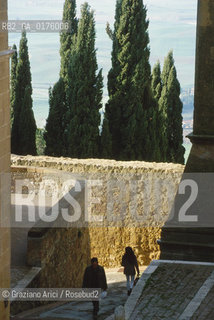 TOSCANA , PIENZA : STRADINA DEL CENTRO STORICO  - © 2002 Graziano Arici/Rosebud2 / GEO / ARCHITETTURA / RINASCIMENTO