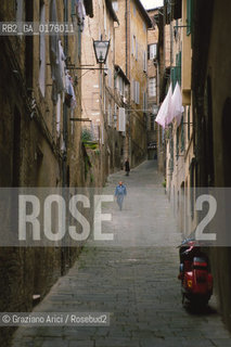 TOSCANA , SIENA : STRADA DEL CENTRO   - © 2002 Graziano Arici/Rosebud2 / GEO