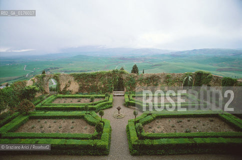 TOSCANA , PIENZA : GIARDINO DI PALAZZO PICCOLOMINI  - © 2002 Graziano Arici/Rosebud2 / GEO / ARCHITETTURA / RINASCIMENTO