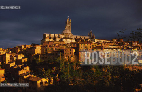 TOSCANA , SIENA : PANORAMA   - © 2002 Graziano Arici/Rosebud2 / GEO