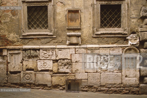 TOSCANA , (SIENA) : MONTEPULCIANO - STRADA DEL CENTRO   - © 2002 Graziano Arici/Rosebud2 / GEO