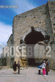 TOSCANA , (PISA) :ARCO ETRUSCO   - © 2002 Graziano Arici/Rosebud2 / GEO