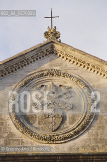 TOSCANA , PIENZA : DUOMO - STEMMA DI PAPA PIO II  - © 2002 Graziano Arici/Rosebud2 / GEO / ARCHITETTURA / RINASCIMENTO