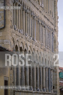 TOSCANA , AREZZO : PIEVE S.MARIA   - © 2002 Graziano Arici/Rosebud2 / GEO / ROMANICO