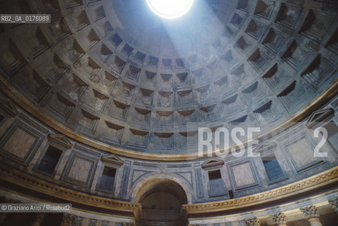 LAZIO, ROMA : PANTHEON - © 1995 Graziano Arici/Rosebud2 / GEO / CUPOLA