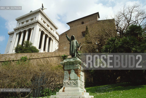 LAZIO, ROMA : CAMPIDOGLIO E S. MARIA IN ARACOELI - STATUA DI COLA DI RIENZO  - © 1995 Graziano Arici/Rosebud2 / GEO /