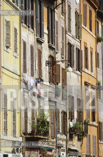 LAZIO, ROMA : CASE IN CAMPO DEI FIORI  - © 1995 Graziano Arici/Rosebud2 / GEO /