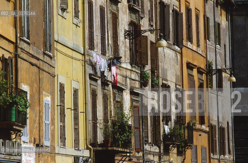 LAZIO, ROMA :CASE IN CAMPO DEI FIORI  - © 1995 Graziano Arici/Rosebud2 / GEO /