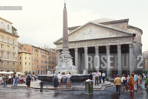 LAZIO, ROMA : PIAZZA DELLA ROTONDA   - © 1995 Graziano Arici/Rosebud2 / GEO