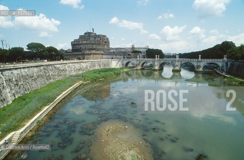 LAZIO, ROMA : TEVERE, LUNGOTEVERE E CASTEL S.ANGELO- © 1995 Graziano Arici/Rosebud2 / GEO / FIUME