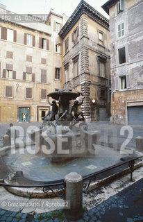 LAZIO, ROMA : PIAZZA MATTEI   - © 1995 Graziano Arici/Rosebud2 / GEO / FONTANA