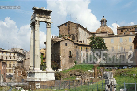 LAZIO, ROMA : TEMPIO DI APOLLO SOSIANO   - © 1995 Graziano Arici/Rosebud2 / GEO / ARCHEO