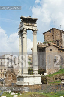 LAZIO, ROMA : TEATRO DI MARCELLO E TEMPIO DI APOLLO SOSIANO   - © 1995 Graziano Arici/Rosebud2 / GEO / ARCHEO