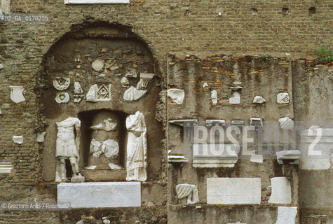 LAZIO, ROMA : VIA APPIA ANTICA - TOMBA DI CECILIA METELLA    - © 1995 Graziano Arici/Rosebud2 / GEO / ARCHEO