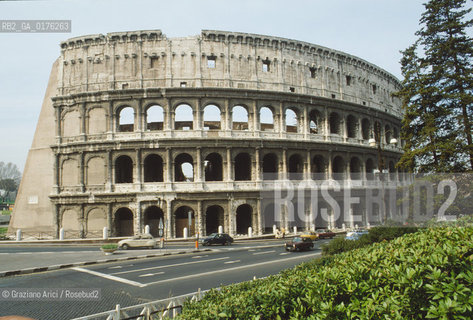 LAZIO, ROMA : COLOSSO  - © 1995 Graziano Arici/Rosebud2 / GEO / ARCHEO / ANFITEATRO