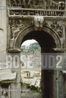 LAZIO, ROMA :ARCO DI SETTIMIO SEVERO E FORO ROMANO   - © 1995 Graziano Arici/Rosebud2 / GEO / ARCHEO /
