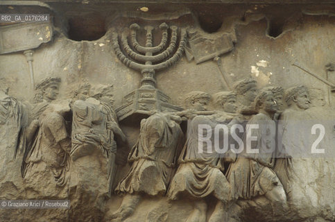 LAZIO, ROMA :  FORO ROMANO - ARCO DI TITO: SACCHEGGIO DEL TEMPIO A GERUSALEMME  - © 1995 Graziano Arici/Rosebud2 / GEO / ARCHEO / EBREI