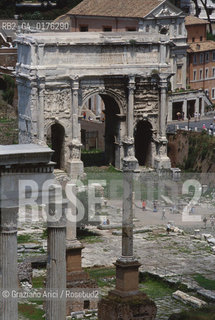 LAZIO, ROMA :  FORO ROMANO E ARCO DI SETTIMIO SEVERO   - © 1995 Graziano Arici/Rosebud2 / GEO / ARCHEO /