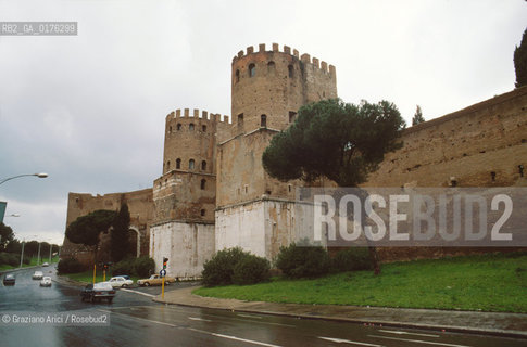 LAZIO, ROMA : PORTA S.SEBASTIANO   - © 1995 Graziano Arici/Rosebud2 / GEO