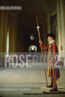 LAZIO, ROMA, VATICANO :  GUARDIE SVIZZERE   - © 1995 Graziano Arici/Rosebud2 / GEO
