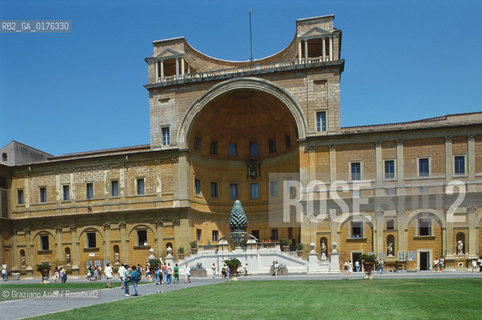 LAZIO, ROMA, VATICANO :  MUSEI VATICANI - CORTILE DELLA PIGNA   - © 1995 Graziano Arici/Rosebud2 / GEO