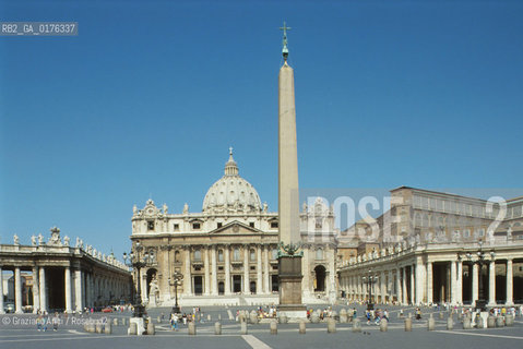 LAZIO, ROMA, VATICANO :  PIAZZA S.PIETRO  - © 1995 Graziano Arici/Rosebud2 / GEO