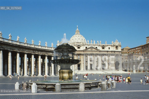 LAZIO, ROMA, VATICANO :  PIAZZA S.PIETRO  - © 1995 Graziano Arici/Rosebud2 / GEO / FONTANA