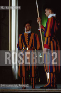 LAZIO, ROMA, VATICANO :  BASILICA DI S.PIETRO -GUARDIE SVIZZERE   - © 1995 Graziano Arici/Rosebud2 / GEO / CHIESA