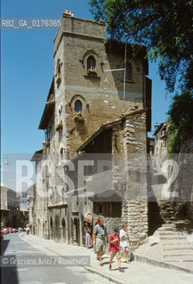 UMBRIA, ASSISI : UNA VIA DEL CENTRO  - © 2002 Graziano Arici/Rosebud2 / GEO