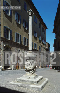 MARCHE, URBINO  UNA VIA DEL CENTRO  - © 2002 Graziano Arici/Rosebud2 / GEO