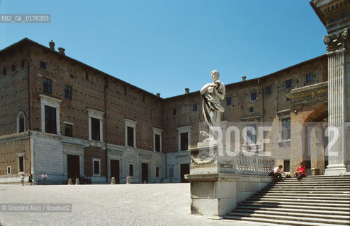 MARCHE, URBINO : PALAZZO DUCALE : DUOMO  - © 2002 Graziano Arici/Rosebud2 / GEO