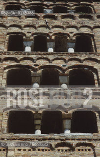 EMILIA - ROMAGNA, (FERRARA) POMPOSA : IL CAMPANILE DELLABBAZIA    - © 2002 Graziano Arici/Rosebud2 / GEO / MATTONI