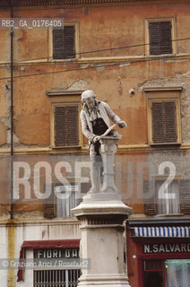 EMILIA-ROMAGNA, BOLOGNA : PIAZZA GALVANI    - © 2002 Graziano Arici/Rosebud2 / GEO /