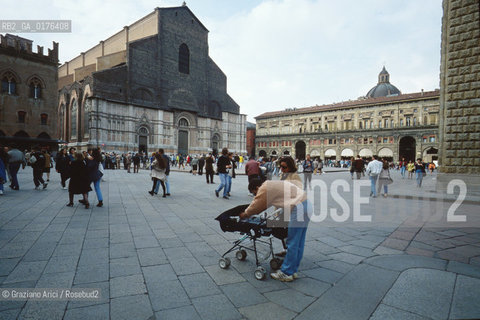 EMILIA-ROMAGNA, BOLOGNA :PIAZZA MAGGIORE E BASILICA DI S.PETRONIO    - © 2002 Graziano Arici/Rosebud2 / GEO