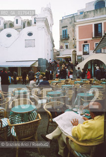 CAMPANIA  (NAPOLI) CAPRI : LA PIAZZETTA E LA CHIESA DI S.STEFANO  - © 2002 Graziano Arici/Rosebud2 / GEO
